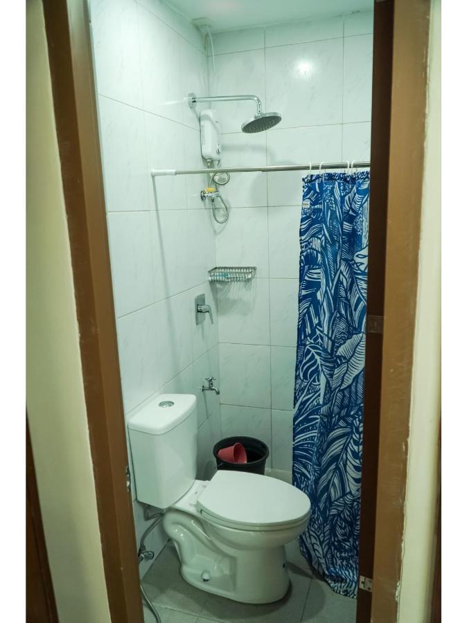 M28 Hotel And Apartments Кесон-Сити Экстерьер фото